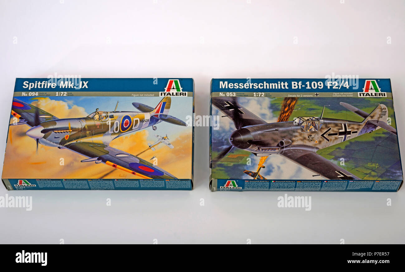 Ibg Spitfire Mk IX und Messerschmitt Bf-109 Modell Flugzeuge Stockfoto