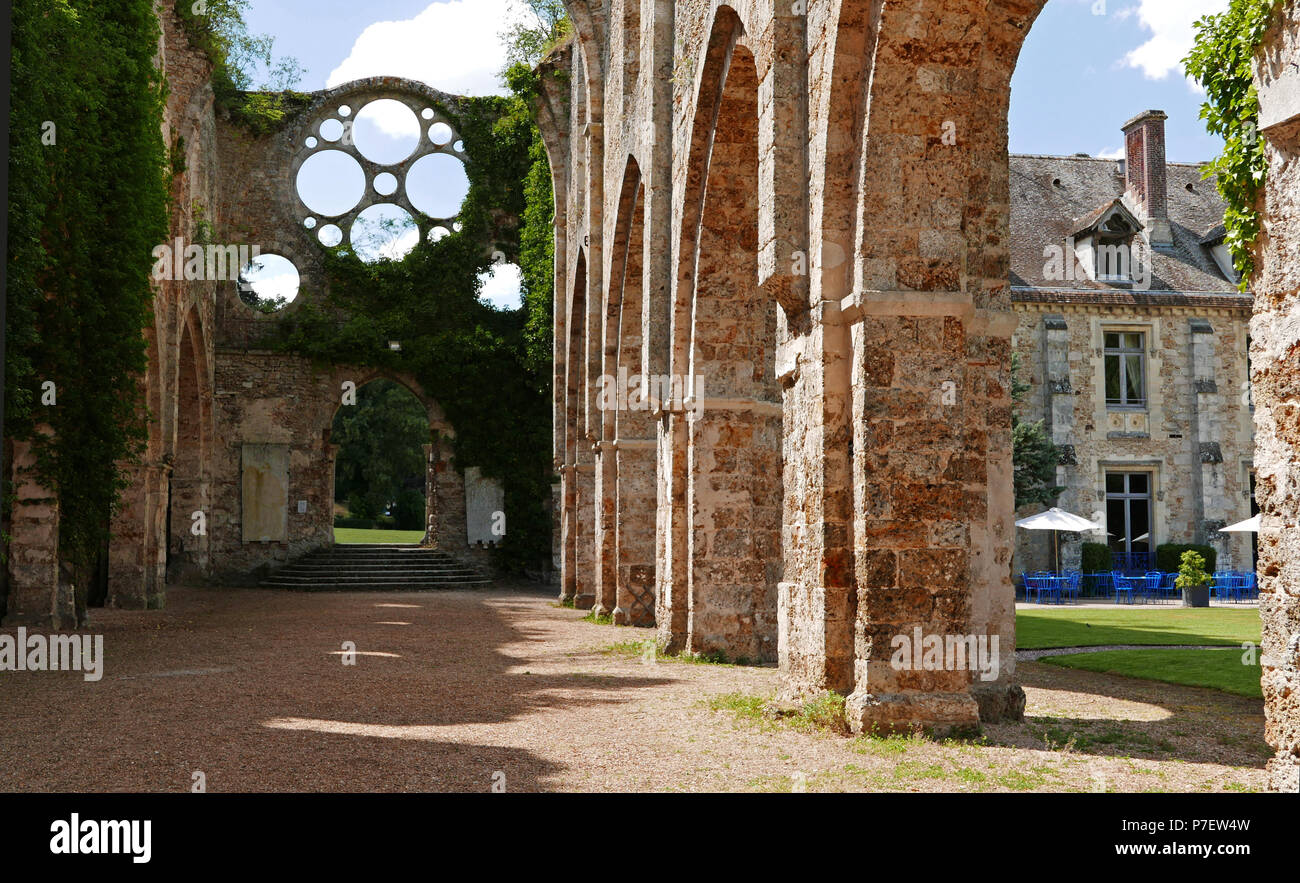 Abbaye des Vaux-de-Cernay, Cernay-la-Ville, Pas-de-Calais, Ile-de-France, Frankreich, Europa Stockfoto