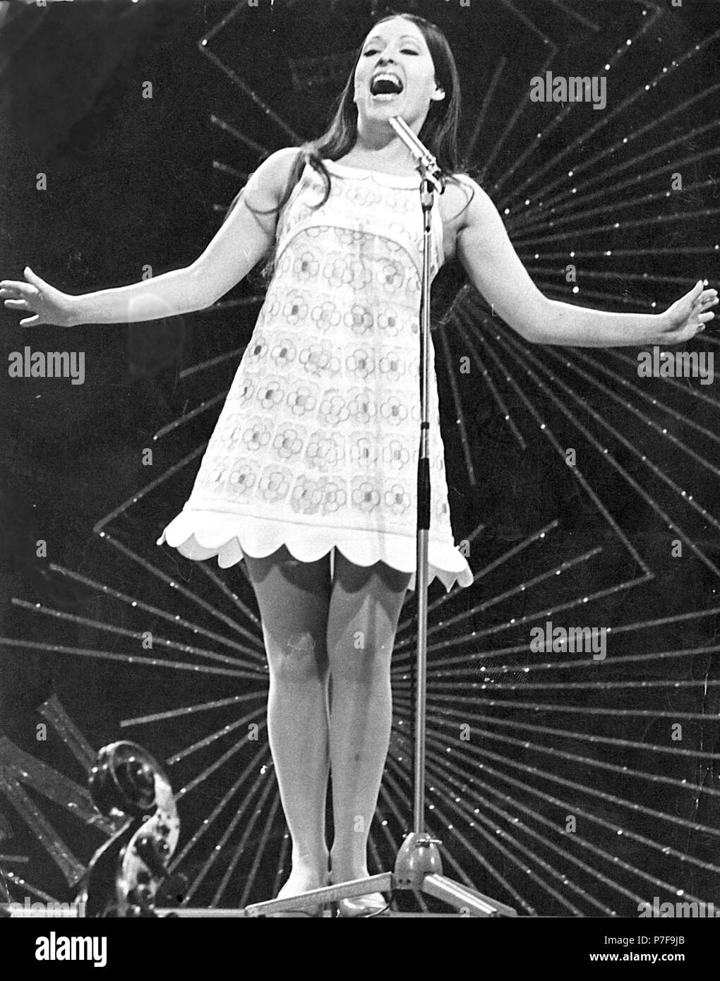 Massiel Durante su actuación en el Festival de Eurovisión del año 1968. Stockfoto