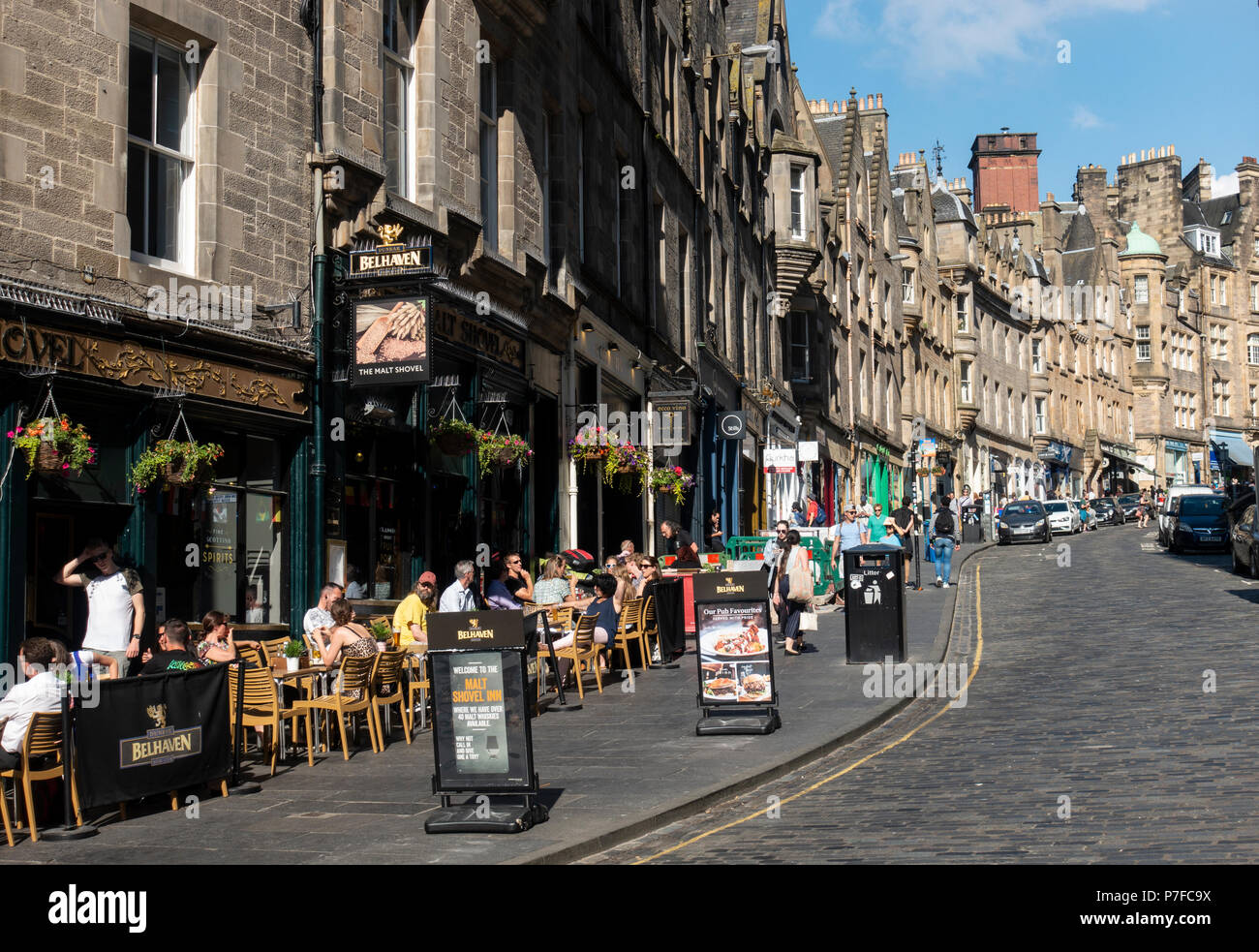 Blick auf die Altstadt Cockburn Street in der Altstadt von Edinburgh, Schottland, Großbritannien Stockfoto