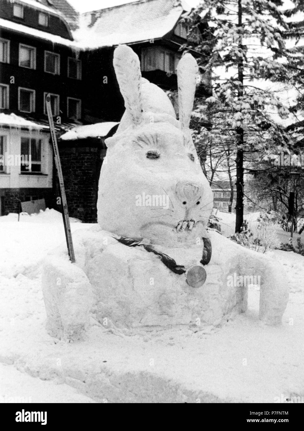 Eisskulptur in Form eines Hasen, Ca. 1980, Berlin, DDR, Deutschland Stockfoto