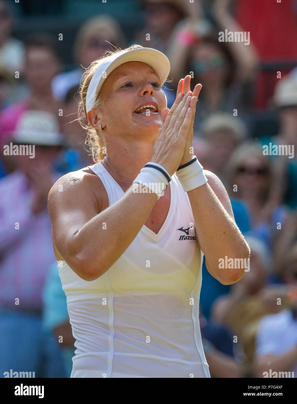 London, England, 6. Juli, 2018, Tennis, Wimbledon, Womans singel dritte Runde, Kiki Bertens (NED) Niederlagen Venus Williams (USA) und feiert die Credit: Henk Koster/Alamy leben Nachrichten Stockfoto