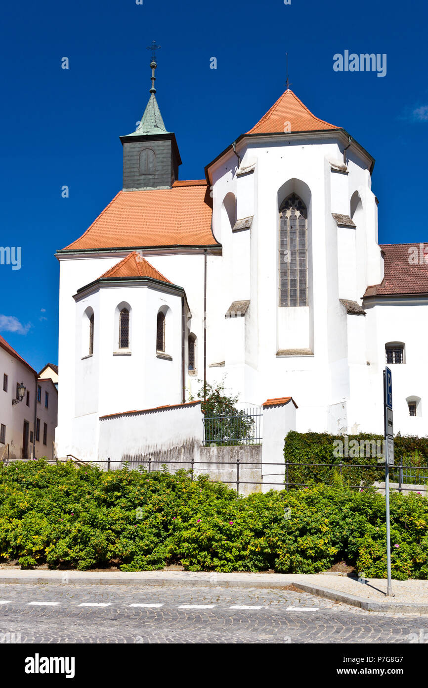 Kostel sv. Jana Krtitele ein Klaster minoritu, Trutnov, Ceska Republika/Kirche von St. Johannes der Täufer Kirche und Kreuzgang, Rychnov nad Hrade Stockfoto