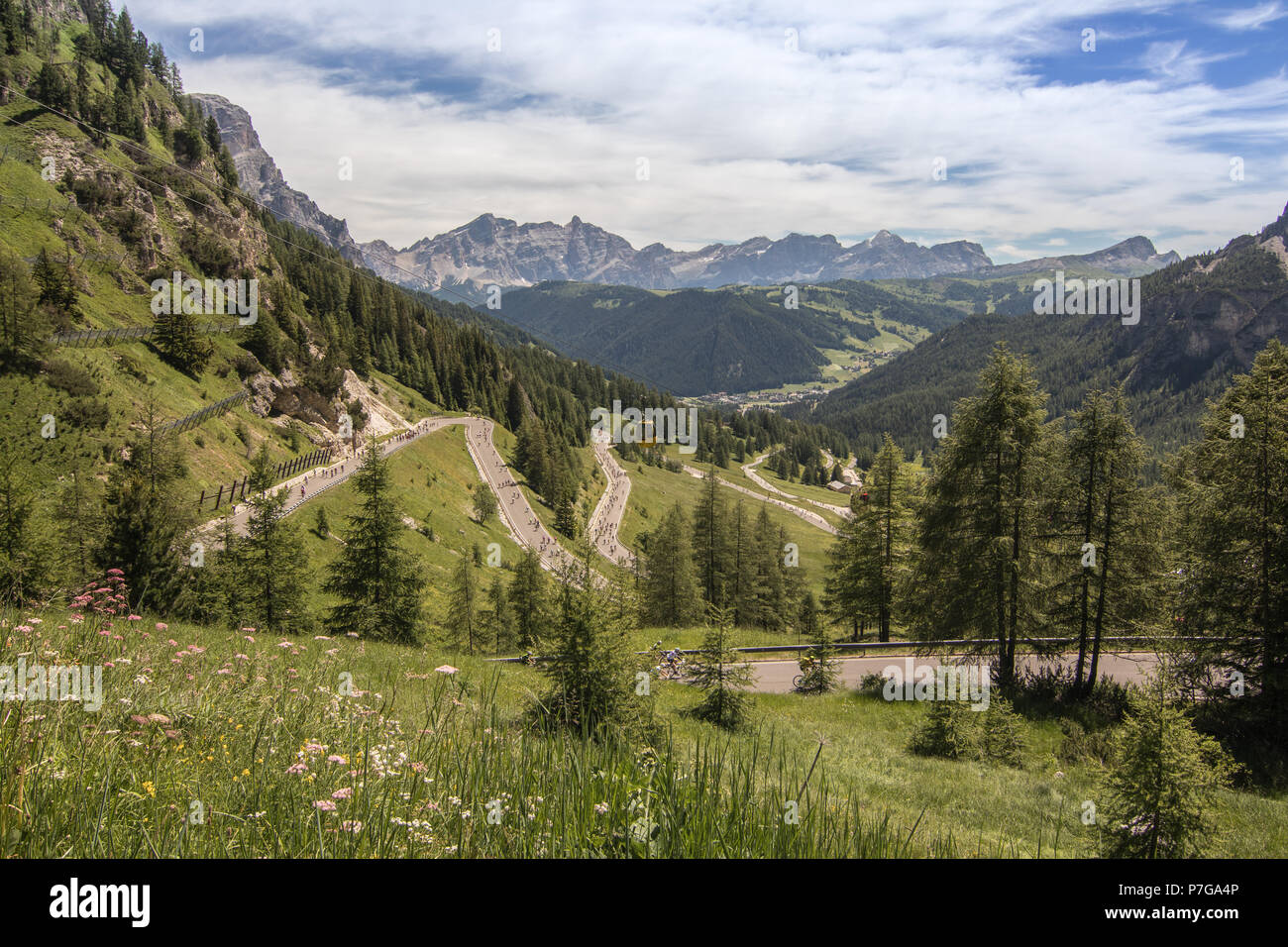 Eine Landschaft Blick über Corvara in Badia Colfosco aus Gröden in den Dolomiten Alpen Südtirol Trentino Alto Adige Italien Europa Stockfoto