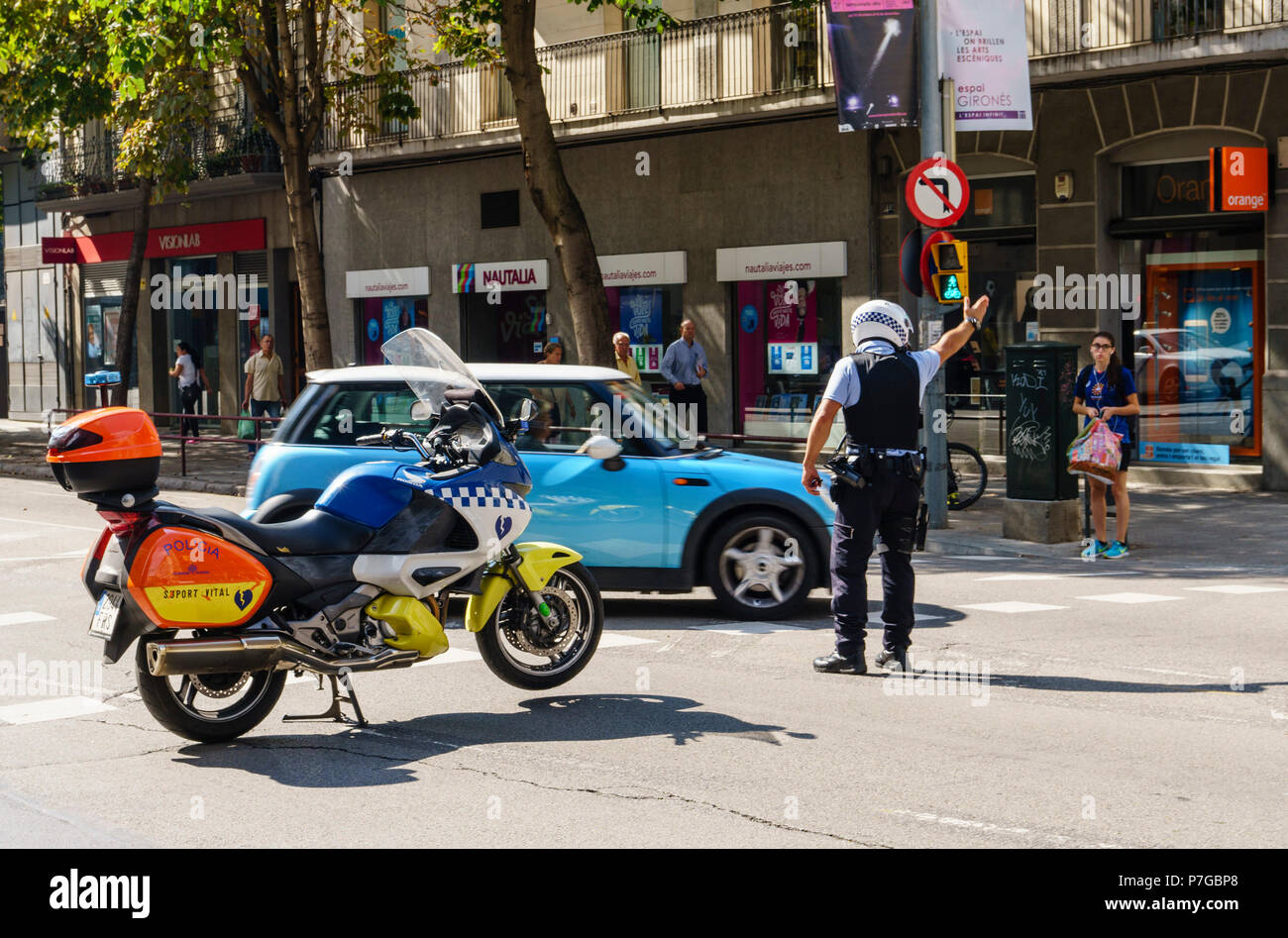 Girona, Region, Katalonien, Nordspanien - Polizei in der Straße. Stockfoto