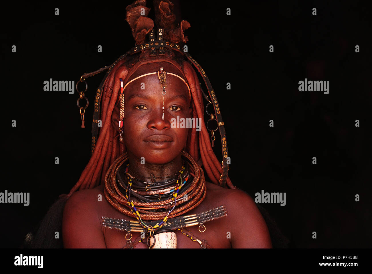 Porträt einer verheirateten Frau Himba, Kunene, Kaokoveld, Namibia Stockfoto
