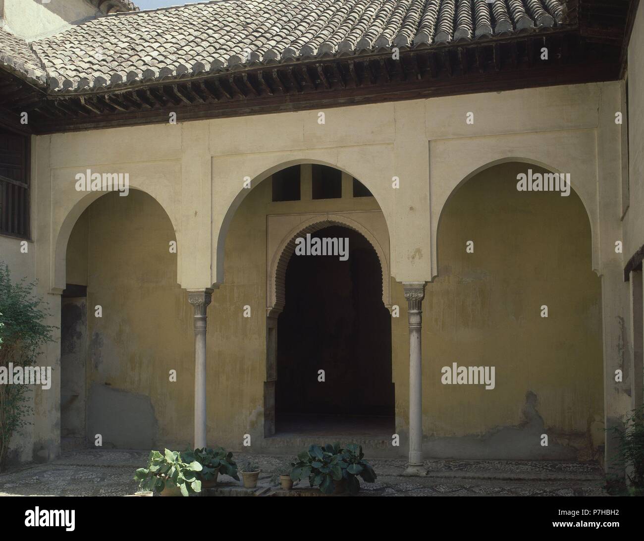 PATIO DEL PALACIO DE DALAHORRA ANTIGUO CONVENTO DE SANTA ISABEL LA REAL. Lage: PALACIO DALAHORRA/CONVENTO DE SANTA ISABEL LA REAL, Granada, Spanien. Stockfoto