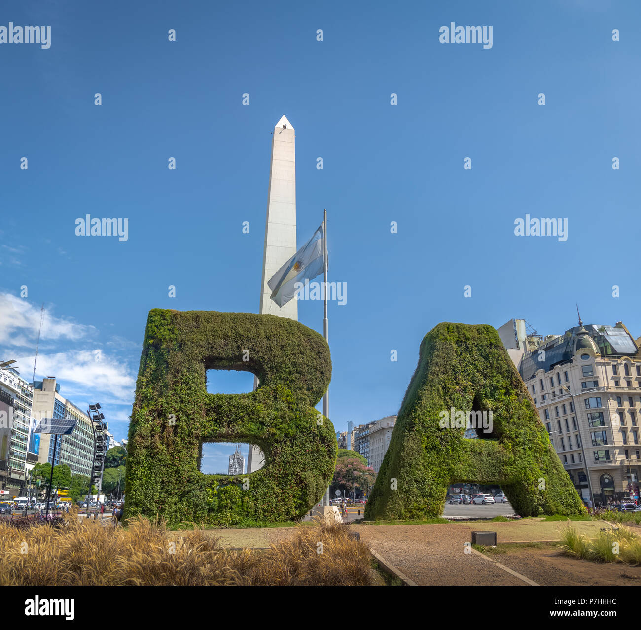 Buenos Aires unterzeichnen und Obelisk an der Plaza de La Republica - Buenos Aires, Argentinien Stockfoto
