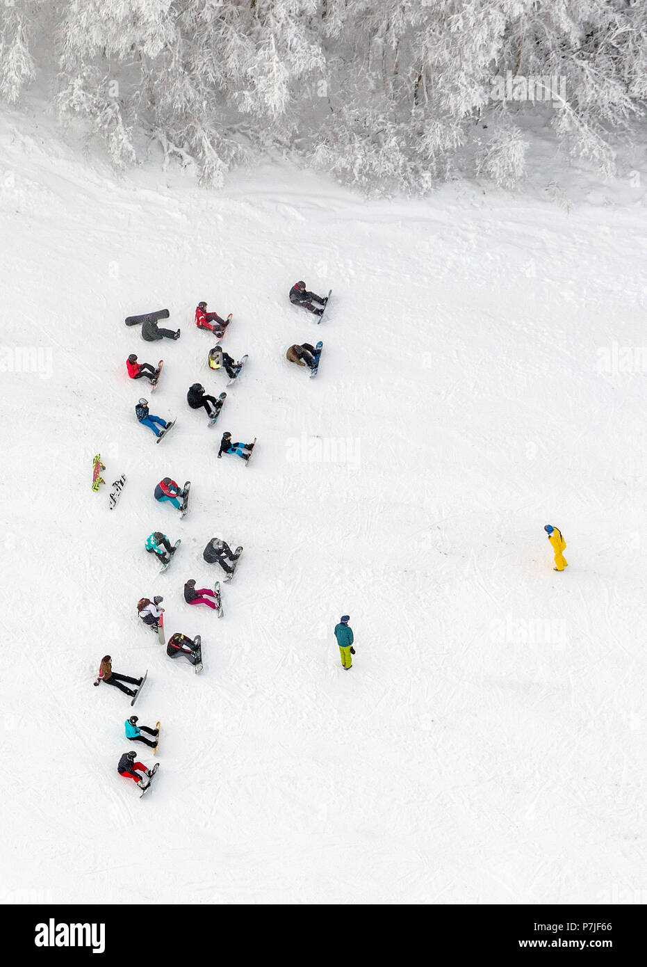 Luftbild, Skischule, Snowboardschule, Winter in Winterberg, Winterberg, Sauerland, Hochsauerlandkreis (Kreis), HSK, Nordrhein-Westfalen, Deutschland, Europa Stockfoto