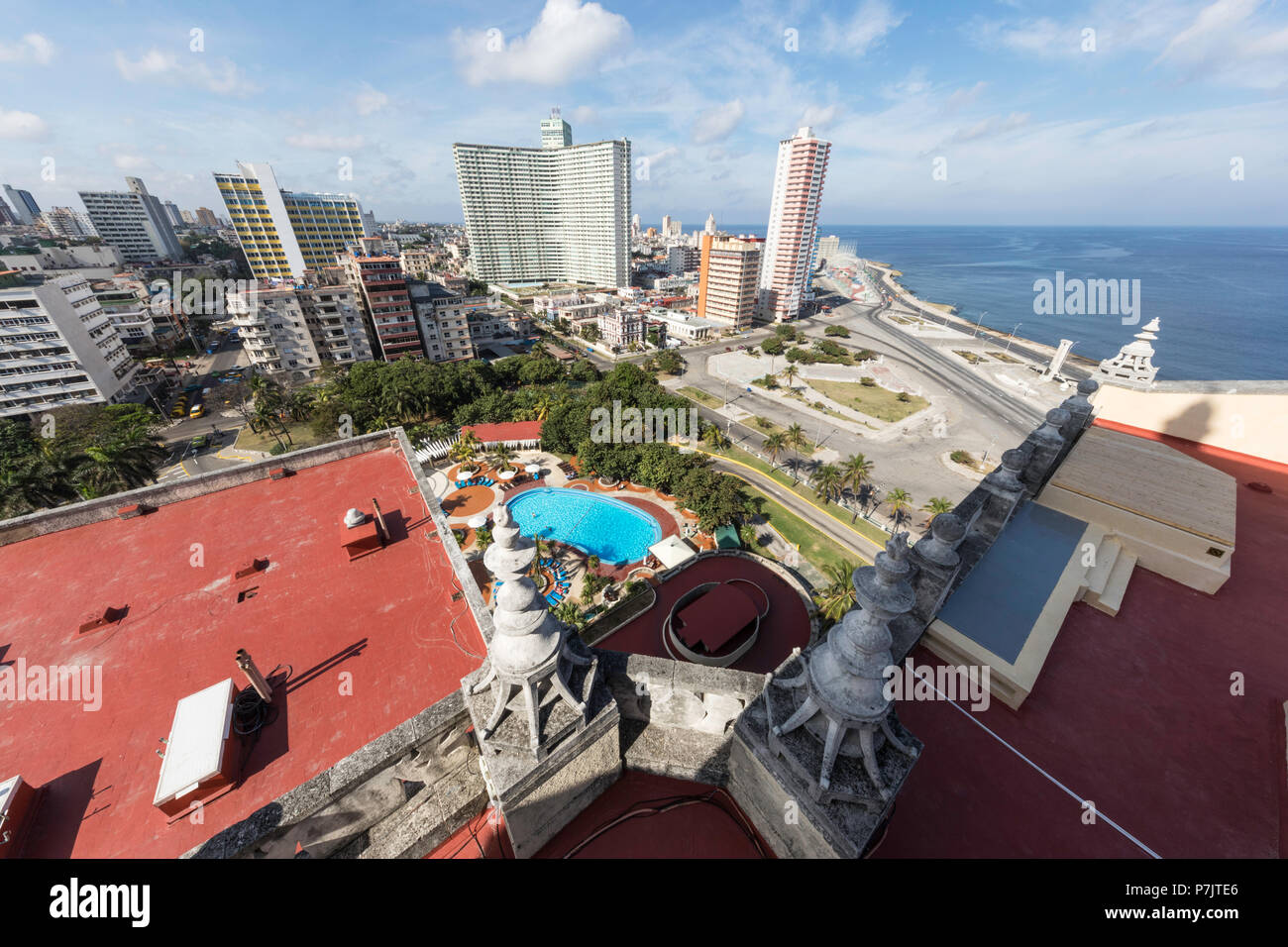 Stadtbild Blick nach Westen der Stadt von Vedado, vom Dach des Hotel Nacional, Kuba genommen. Stockfoto
