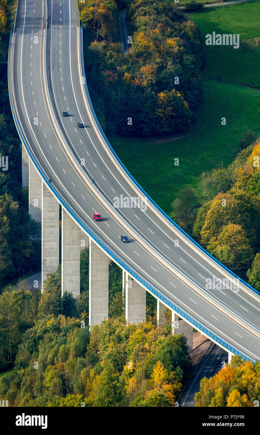 A46 Autobahn Brücke in Eversberg, Meschede, Sauerland, Nordrhein-Westfalen, Deutschland Stockfoto