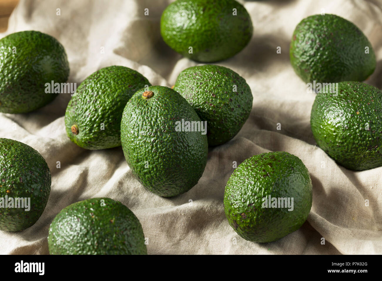 Unreife avocados -Fotos und -Bildmaterial in hoher Auflösung – Alamy