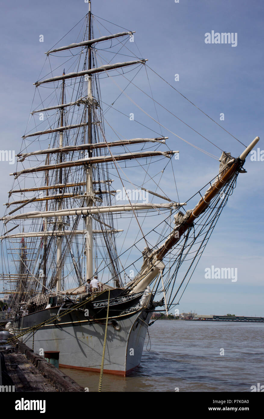 Replica Tall Ship in New Orleans Flussufer für den Tricentennial Feierlichkeiten angedockt. Stockfoto