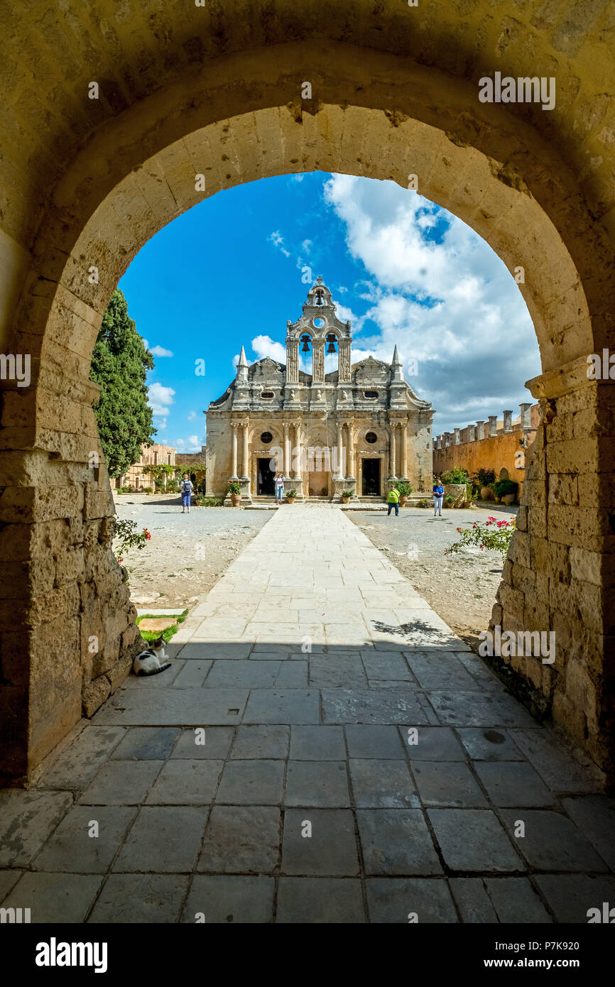 Glockenturm der beiden einschiffige Klosterkirche Moni Kloster Arkadi, Griechisch-orthodoxe Kirche, National Monument von Kreta in den Kampf um die Unabhängigkeit, Moni Kloster Arkadi, Kreta, Griechenland, Europa Stockfoto