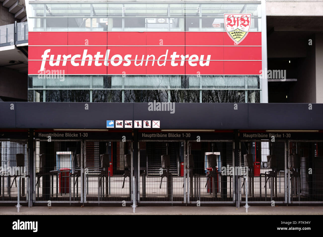 Die Gesperrt Und Drehkreuz Eingang Der Mercedes Benz Arena An Der Karcher Tribune In Stuttgart Stockfotografie Alamy