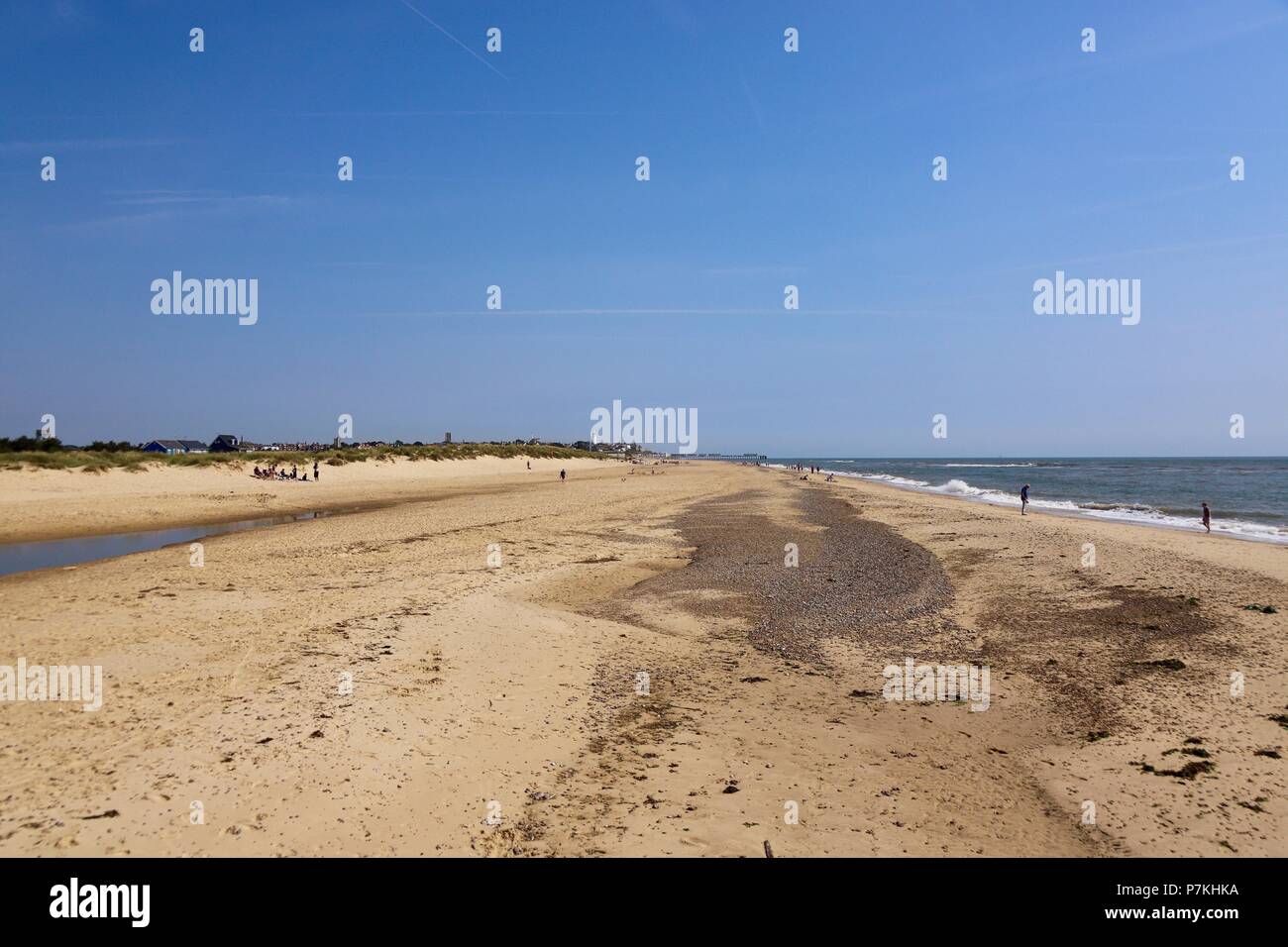 Suffolk, Großbritannien. 7. Juli 2018. UK Wetter: Menschen genießen die Sommerhitze heute Morgen, Southwold, Suffolk. Credit: Angela Chalmers/Alamy leben Nachrichten Stockfoto