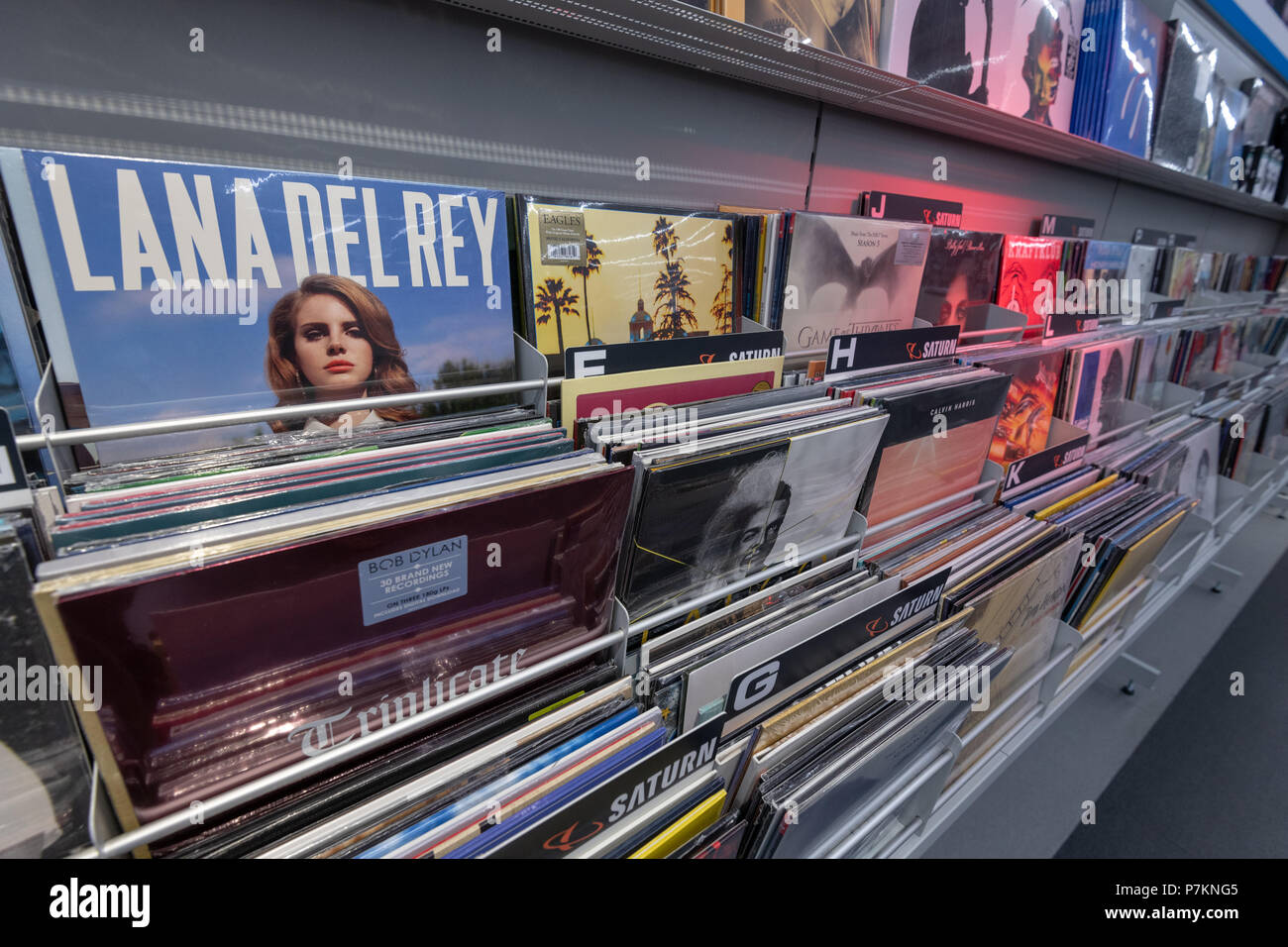 Ingolstadt, Deutschland. 06. Juli 2018. Vinyls sind auf dem Display in einem Elektronikgeschäft. Foto: Armin Weigel/dpa/Alamy leben Nachrichten Stockfoto
