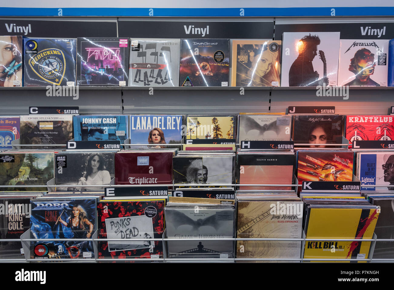 Ingolstadt, Deutschland. 06. Juli 2018. Vinyls sind auf dem Display in einem Elektronikgeschäft. Foto: Armin Weigel/dpa/Alamy leben Nachrichten Stockfoto