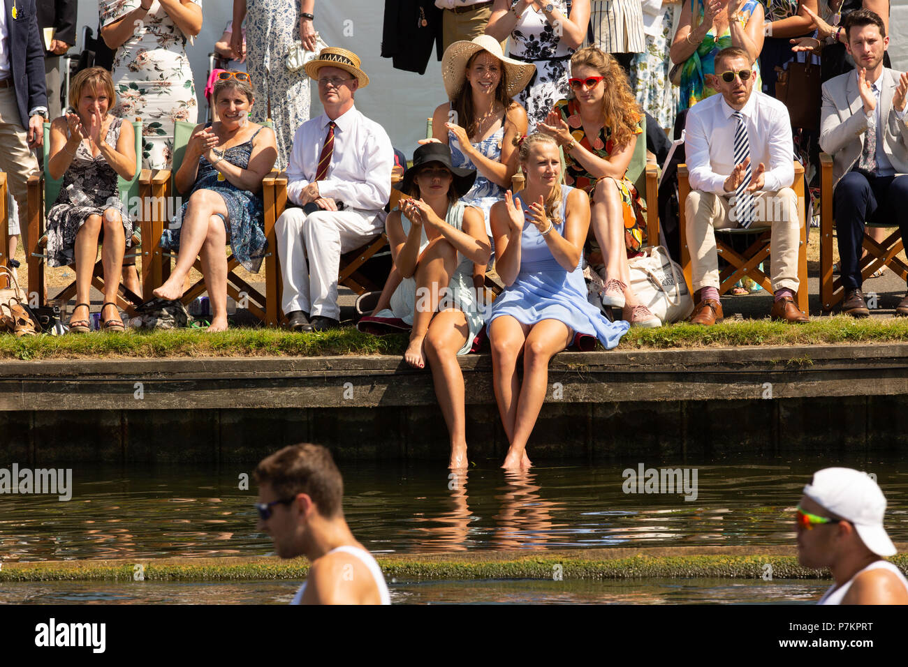 Henley royal Regatta, Henley on Thames, Großbritannien. 7. Juli 2018. Die Temperaturen erreichen 30 Grad am 4. Tag des Ruderns an der Henley Royal Regatta. Quelle: Allan Staley/Alamy leben Nachrichten Stockfoto