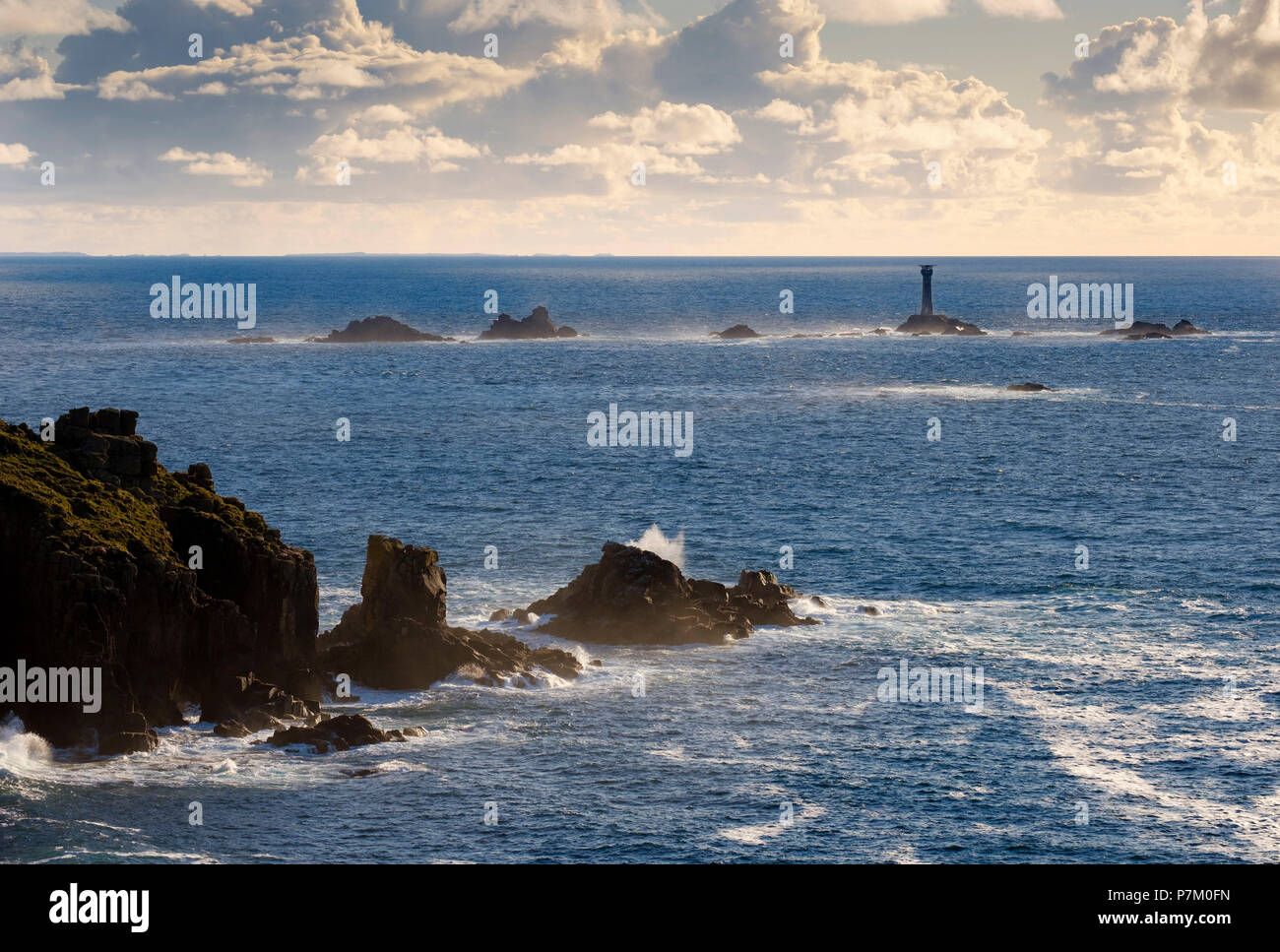 Longships longship Leuchtturm, Leuchtturm, Land's End, Cornwall, England, Großbritannien Stockfoto