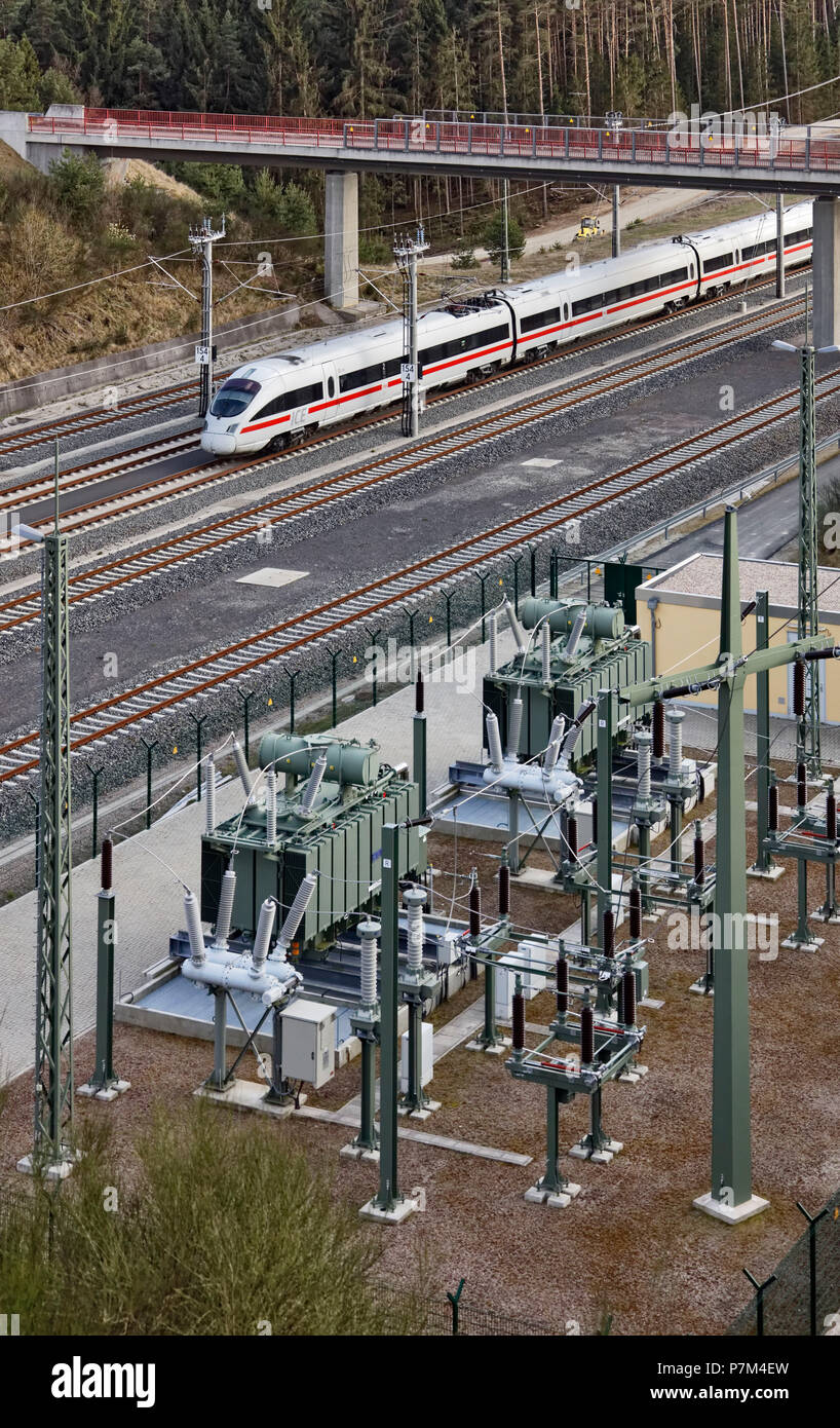 Zug, Tracks, der Unterstation Stockfoto
