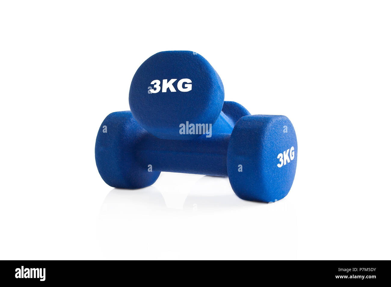 Blau 3 kg Hanteln für ein Fitnesstraining auf weißem Hintergrund Stockfoto