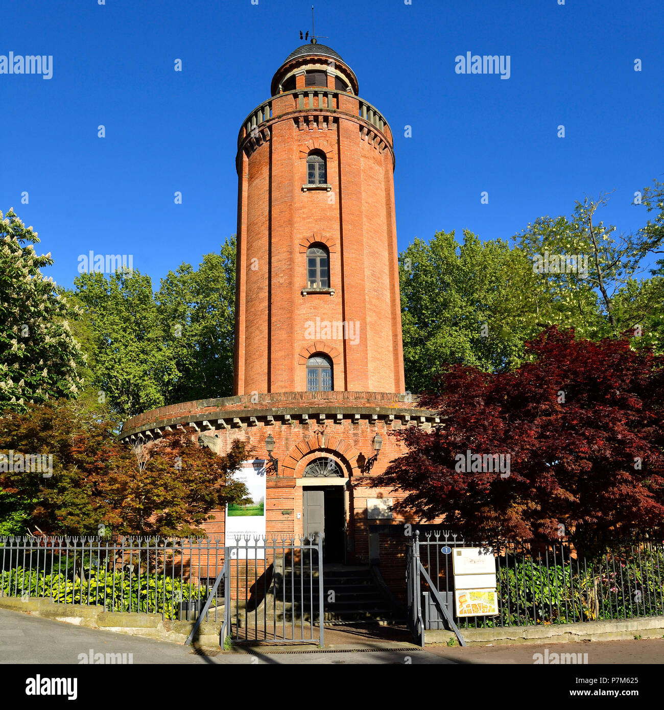 Frankreich, Haute Garonne, Toulouse, Garonne Banken, Wasserturm Charles Laganne, das Gebäude im April 1974 umgewandelt wurde speziellen Galerie dank der Bemühungen von Jean Dieuzaide zu Fotografie Stockfoto