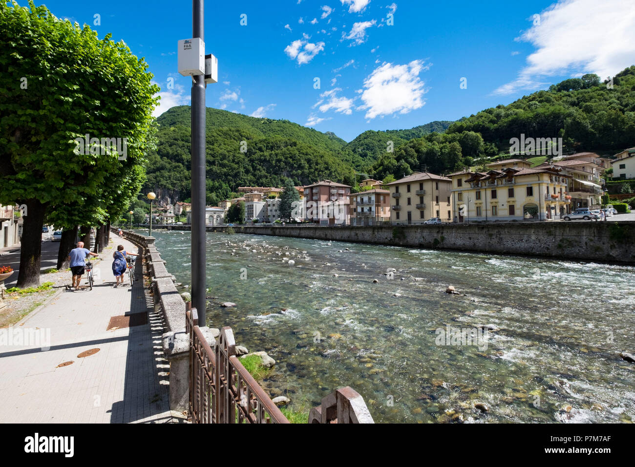 San Pellegrino hatte es eine modische und sehr in der vollen des