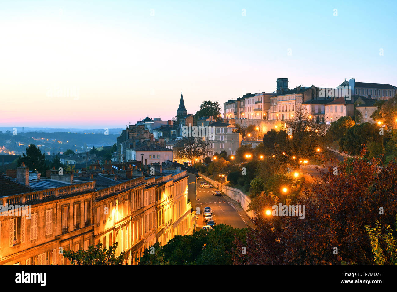 Frankreich, Charente, Angouleme, der Blick auf die Altstadt von der Stadtmauer Stockfoto