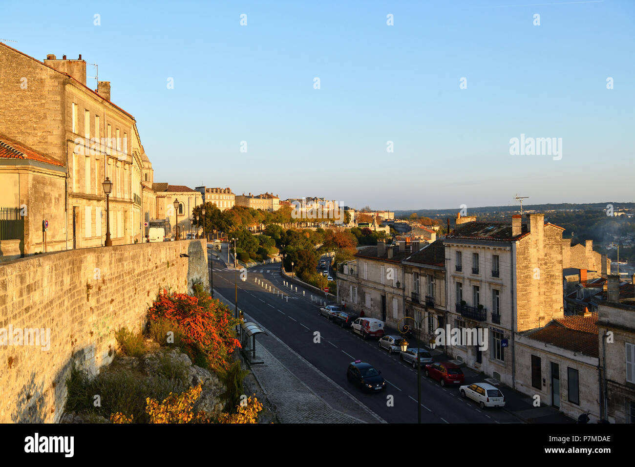 Frankreich, Charente, Angouleme, der Blick auf die Altstadt von der Stadtmauer Stockfoto