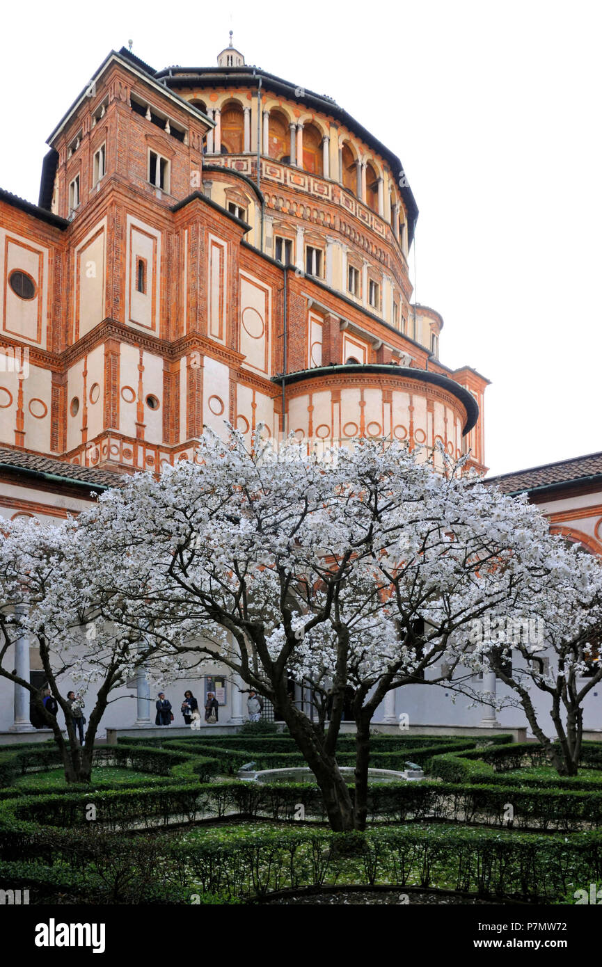 Italien, Lombardei, Mailand, Magenta district, Kirche Santa Maria delle Grazie (15. Jahrhundert), im Stil der Renaissance, als Weltkulturerbe von der UNESCO, Kuppel realisiert von Bramante und das Kloster. Stockfoto