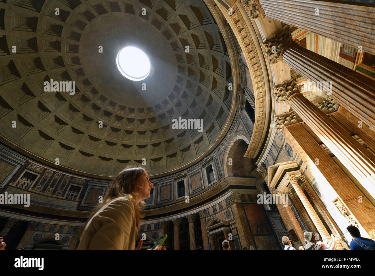 Italien, Latium, Rom, historischen Zentrum als Weltkulturerbe von der UNESCO, Piazza della Rotonda, das Pantheon, die Kuppel des Pantheon Stockfoto