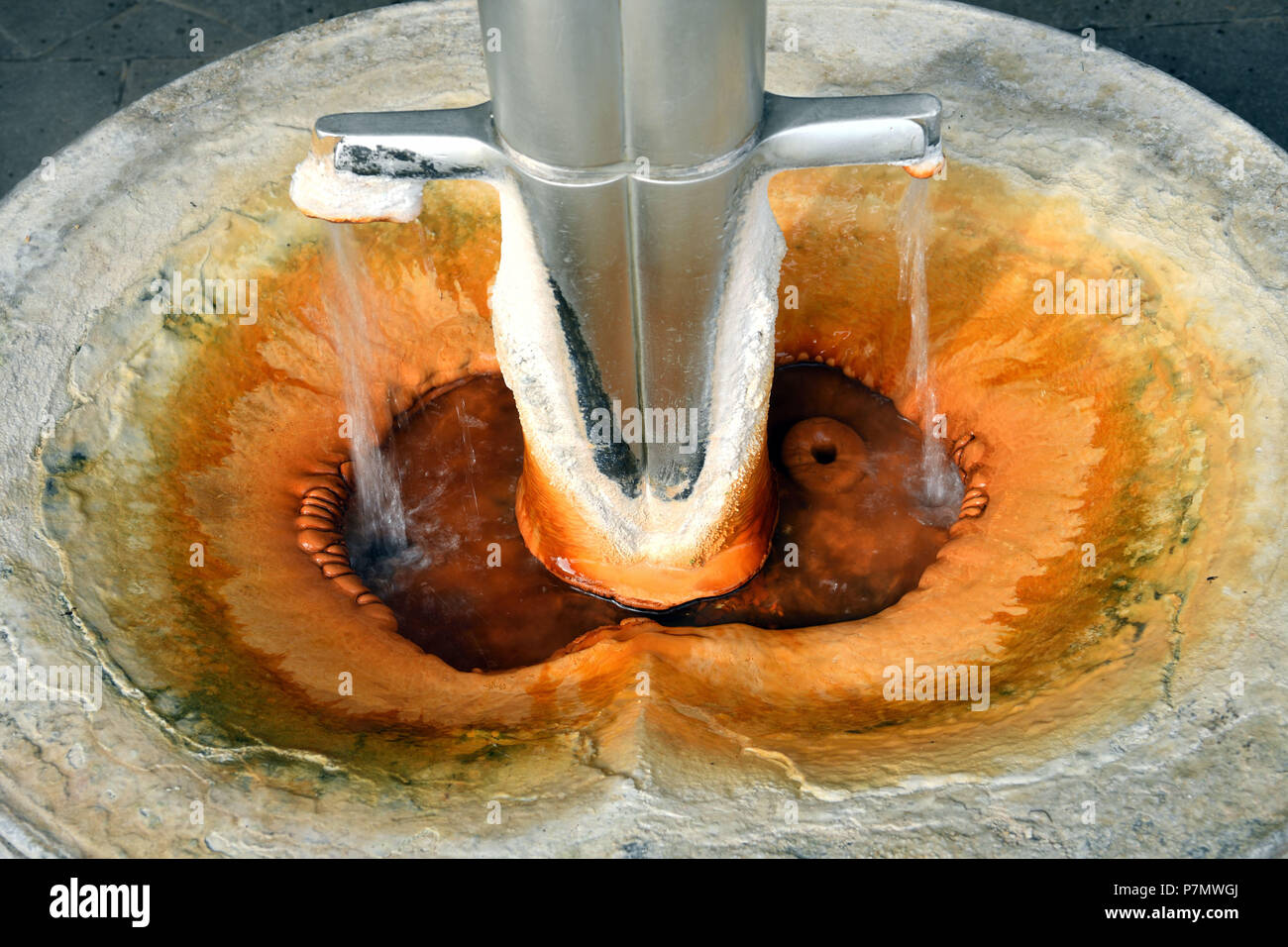 Tschechische Republik, Westböhmen, historische Altstadt von Karlsbad, Karlsbad, Mlynska Kolonada (Mill Colonnade) aus dem Jahr 1881, 65°C Mineral Spring der Fürst Wenzel 1 (pramen Knize Vaclav I) Stockfoto