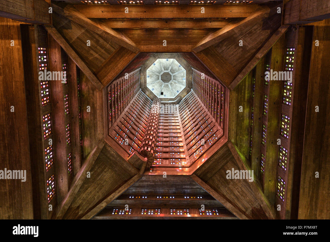 Frankreich, Seine Maritime, Le Havre, Stadt von Auguste Perret wieder aufgebaut als Weltkulturerbe von der UNESCO, Saint Joseph's Church von Auguste Perret konkrete entworfen und 1957 eingeweiht. Stockfoto