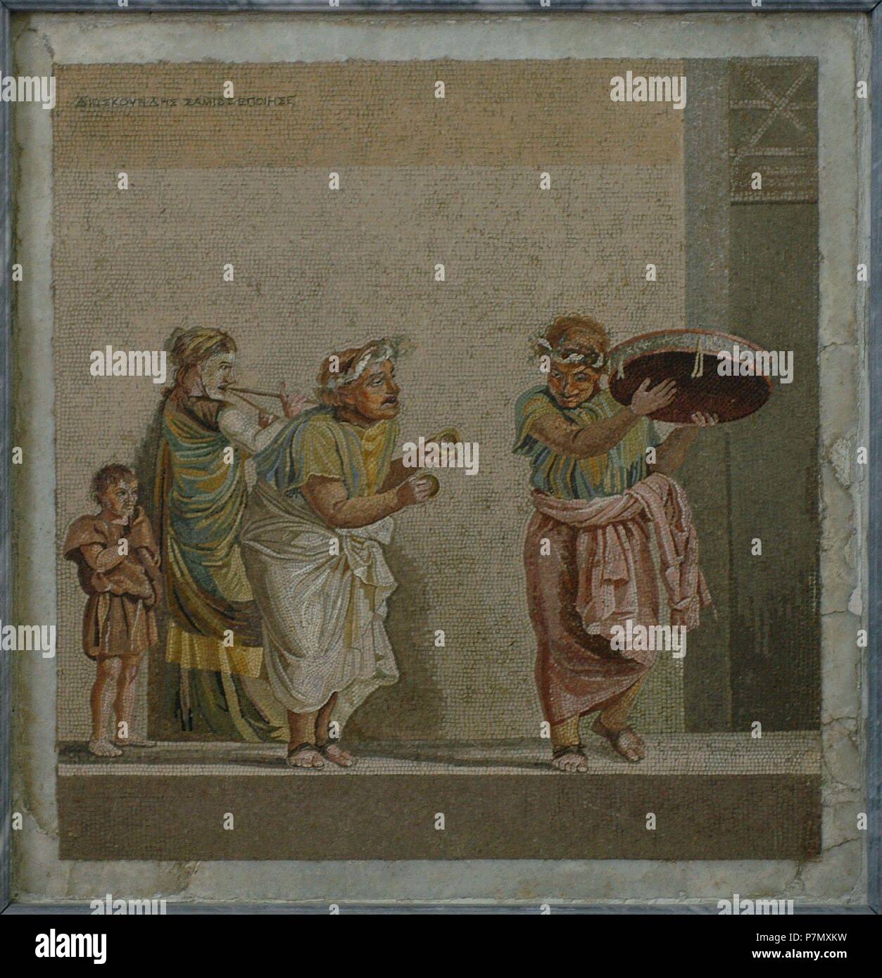 MOSAICO ROMANO HALLADO EN LA VILLA DE CICERON DE POMPEYA - ACTORES Y MUSICOS AMBULANTES - SIGLO I. Autor: DIOSCORIDES. Ort: Nationalmuseum für Archäologie, Neapel, Italien. Stockfoto