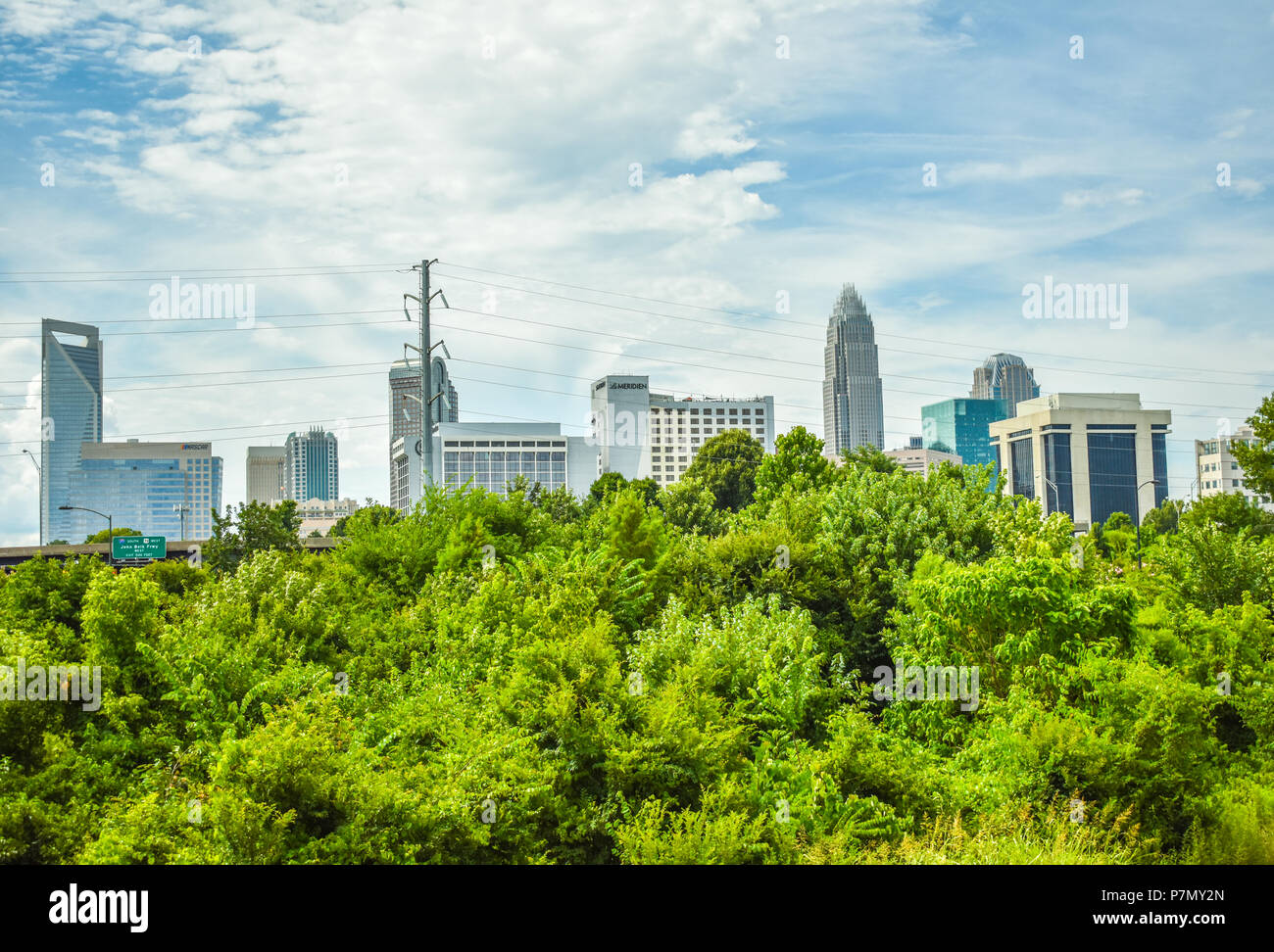 Charlotte, NC die Skyline von Midtown Charlotte Stockfoto