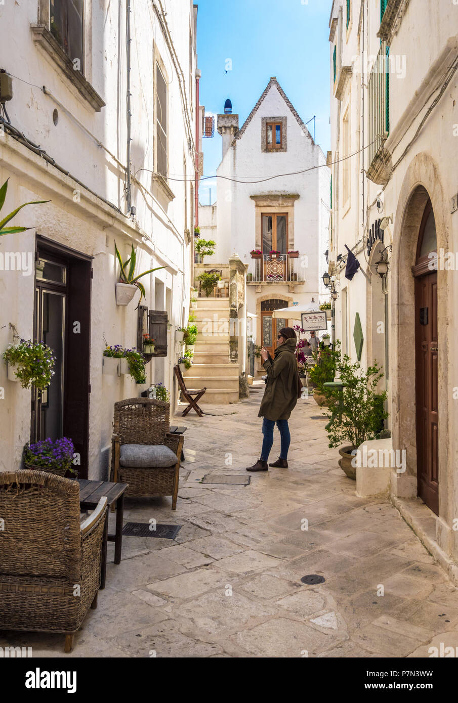 Locorotondo (Apulien, Italien) - Die wunderschöne weiße Stadt in der Provinz von Bari, unter den Top 10 der schönsten Dörfer im Süden Italiens gewählt. Stockfoto