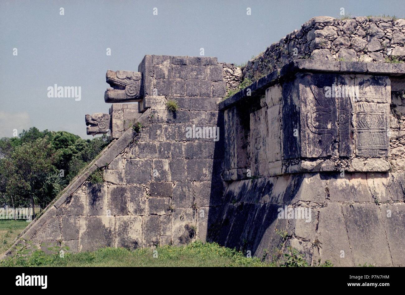 PLATAFORMA (A TOLTECA). Lage: PLATAFORMA DE VENUS, CHICHEN ITZA, CIUDAD DE MEXICO. Stockfoto