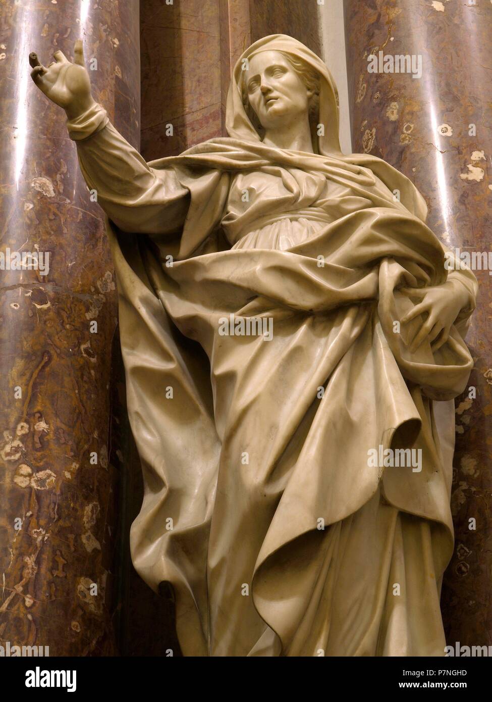 CATEDRAL DE SANTA MARIA Y SAN JULIAN O Catedral de Nuestra Señora de Gracia. Interieur, Capilla Mayor. ESCULTURA VIRGEN. CUENCA, ESPAÑA. Stockfoto