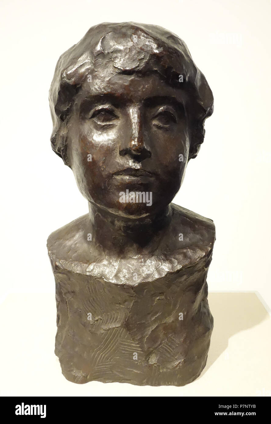 Englisch: Ausstellung im Museum für Moderne Kunst, Tokyo (東京国立近代美術館). Dieses Kunstwerk ist in der Weil der Künstler vor mehr als 70 Jahren starb. Wurde die Fotografie im Museum ohne Einschränkung erlaubt. 4. September 2013, 00:51:44 47 Blond von yuzo Fujikawa, 1913, Bronze - Nationales Museum für Moderne Kunst, Tokyo - DSC 06602 Stockfoto