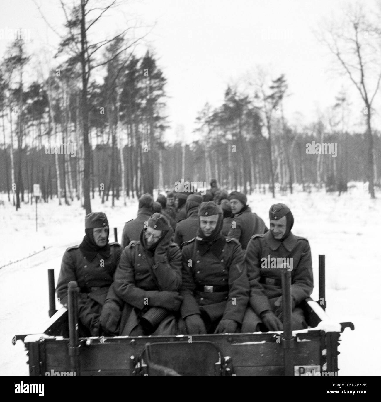 Ca. 1939,1941, Ausbildung, Soldaten der Wehrmacht Fahrt im Auto ohne Dach, Ulm, Deutschland Stockfoto