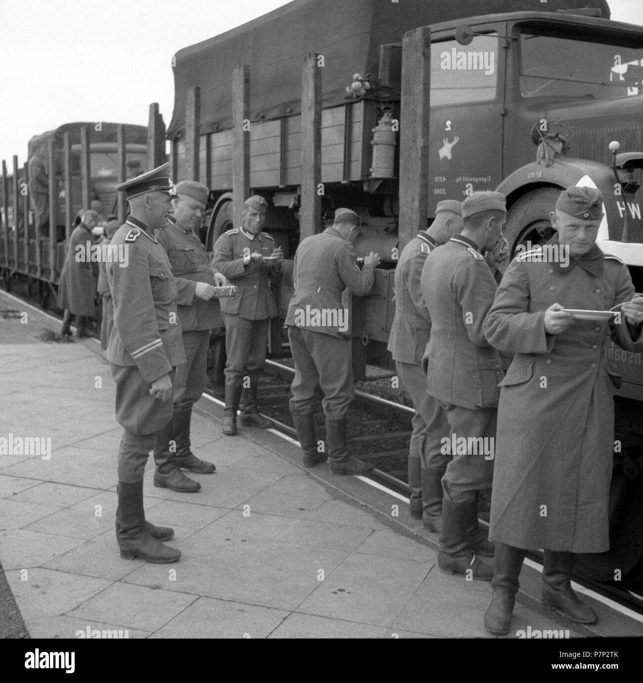 Ca. 1939,1941, Ausbildung Wehrmacht, Soldaten der Wehrmacht auf einen Transport Zug, Ulm, Essen, Deutschland Stockfoto