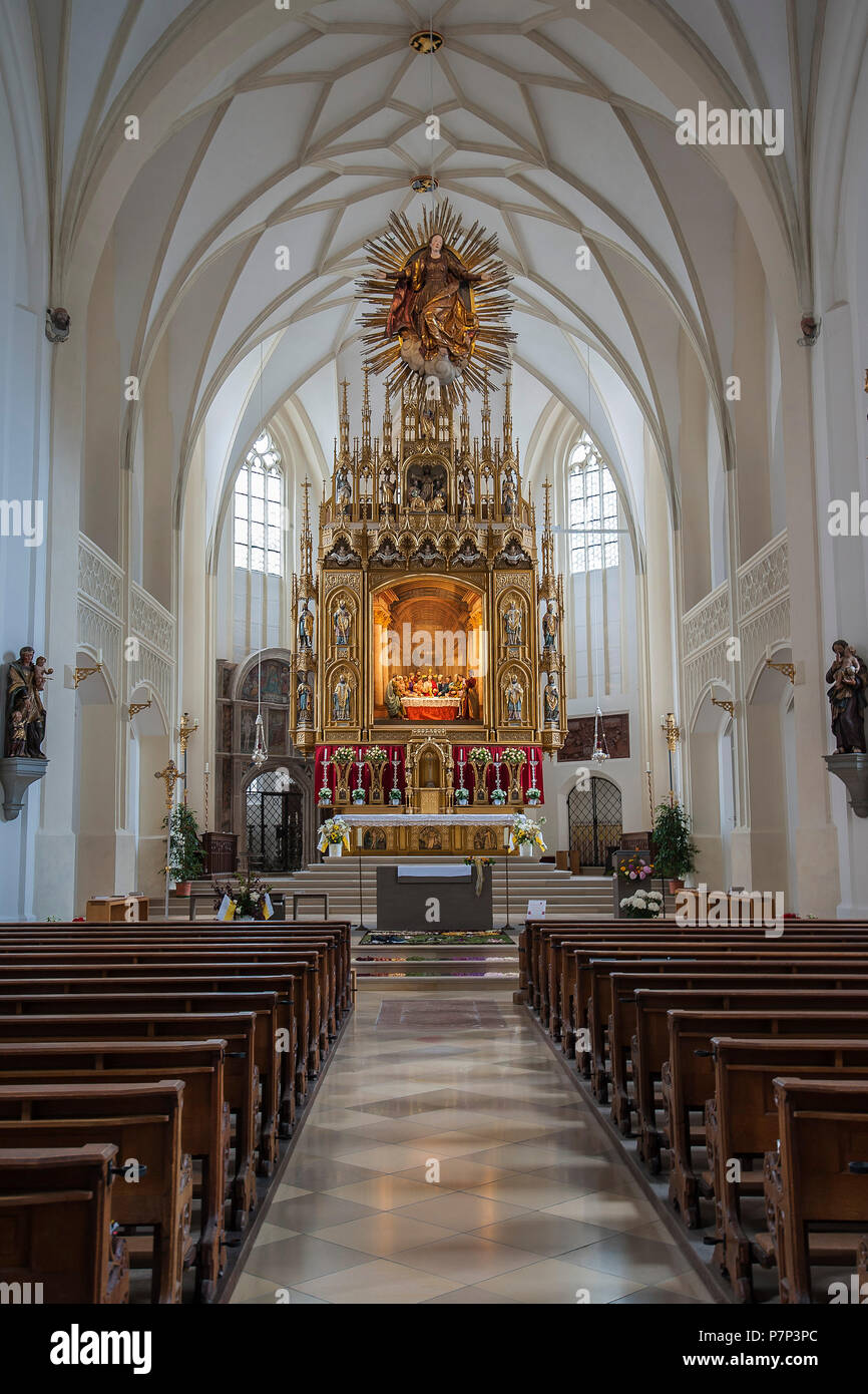 Innenansicht, Pfarrkirche Mariä Himmelfahrt der Jungfrau Maria, Bad Tölz, Bayern, Deutschland Stockfoto