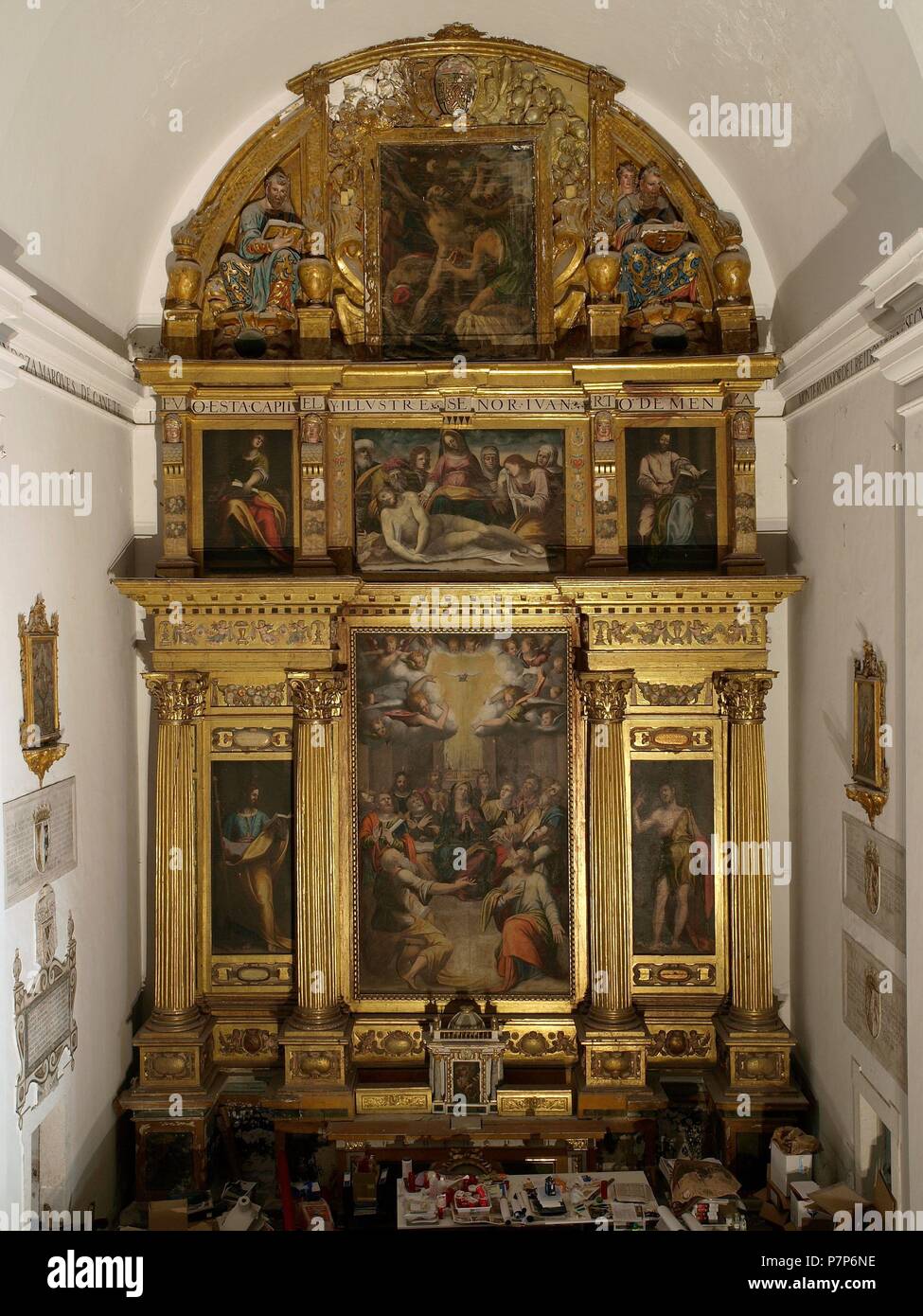 CATEDRAL DE SANTA MARIA Y SAN JULIAN O Catedral de Nuestra Señora de Gracia. CAPILLA DEL Espiritu Santo. Interieur, retablo. Details und Buchungsmöglichkeit. CUENCA, ESPAÑA. Stockfoto