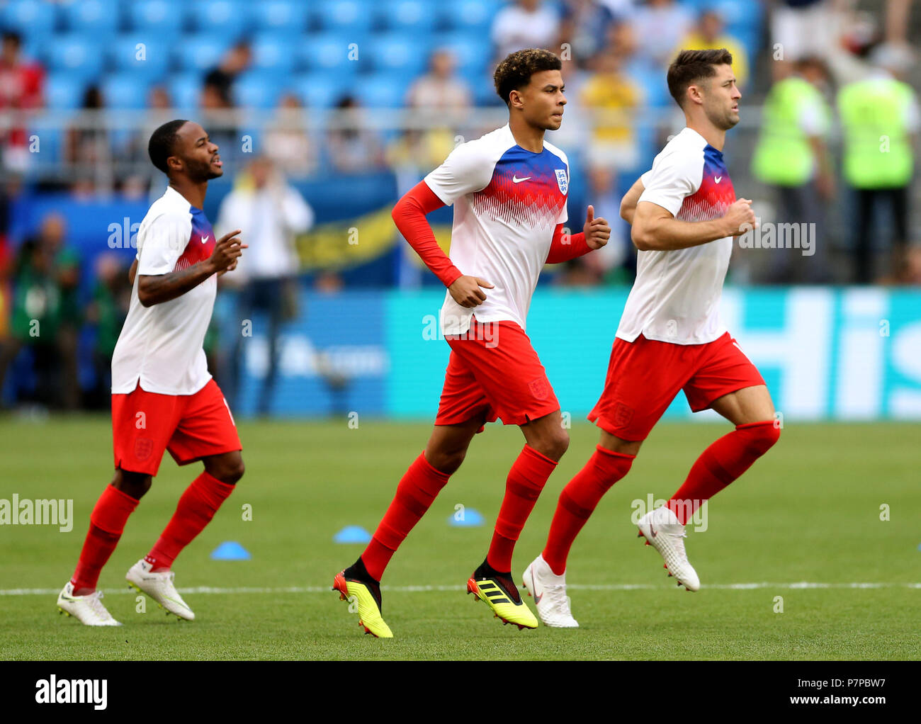 England's Raheem Sterling (von links nach rechts), Englands Dele Alli (Mitte) und der Engländer Gary Cahill (rechts) vor der Fußball-WM, Viertel Finale von Samara Stadion. Stockfoto