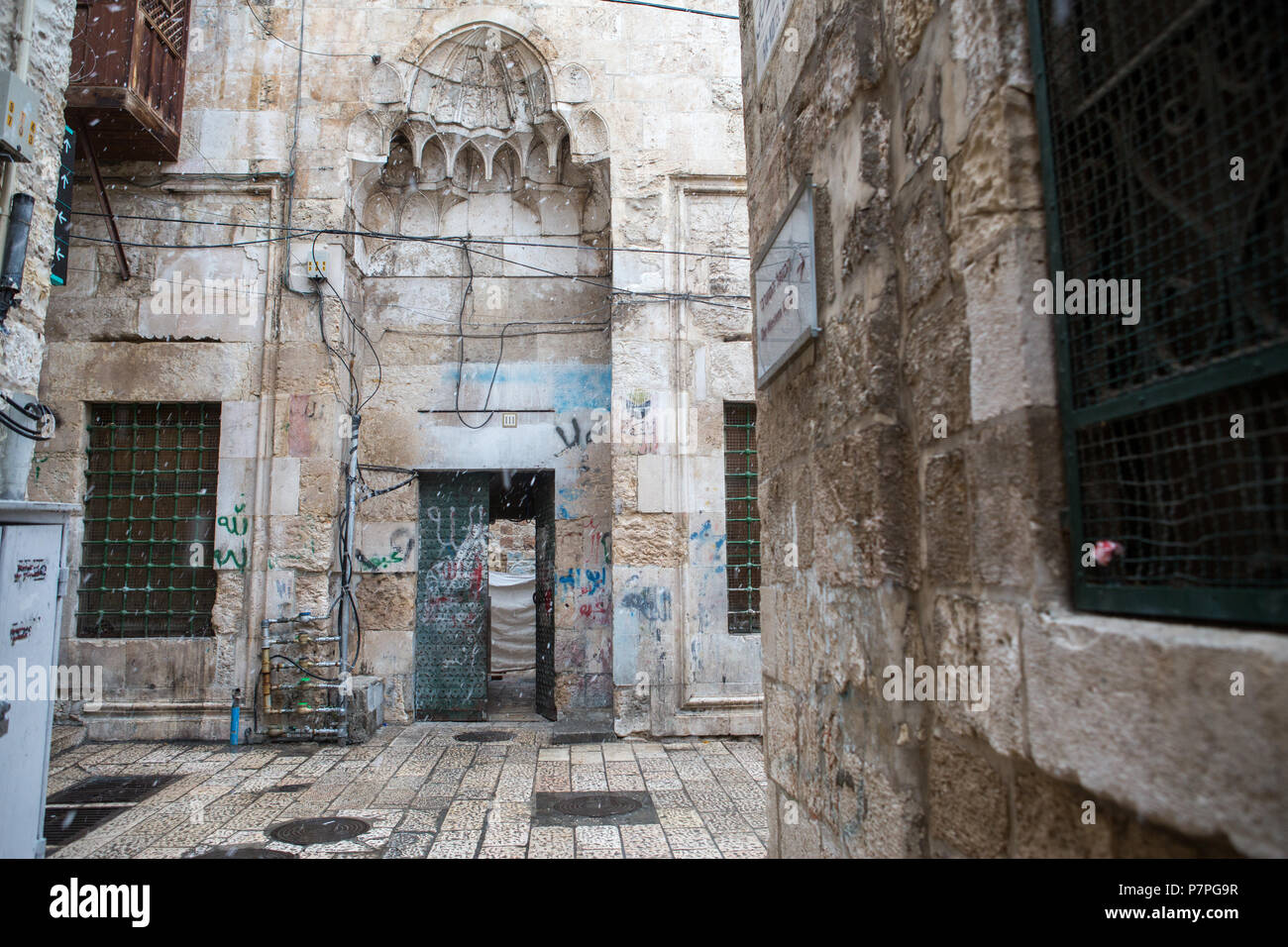 Jerusalem alte Straße während eines Schneesturms Stockfoto