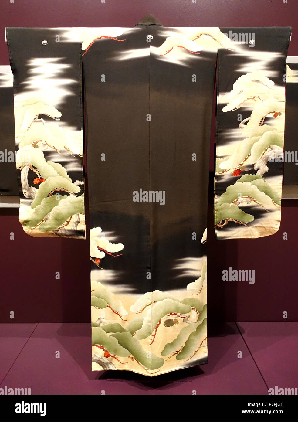 Englisch: Ausstellung im Textilmuseum, George Washington University, Washington, DC, USA. Wurde die Fotografie im Museum ohne Einschränkung erlaubt. Diese Arbeit ist alt genug, so dass es im. 26 März 2015, 15:14:03 166 Furisode und kaesode (Austausch Ärmel), Japan, Showa Zeitraum, 1930er Jahre, Seide - Textile Museum, der George Washington University - DSC 09505 Stockfoto