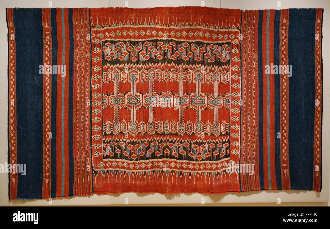 Englisch: Ausstellung im Textilmuseum, George Washington University, Washington, DC, USA. Wurde die Fotografie im Museum ohne Einschränkung erlaubt. Diese Arbeit ist alt genug, so dass es im. 26 März 2015, 15:39:35 317 Porisitutu (hängend oder Verkleidung), Toraja, Indonesien, Sulawesi, Rongkong, 19. Jahrhundert AD, Baumwolle - Textile Museum, der George Washington University - DSC 09690 Stockfoto