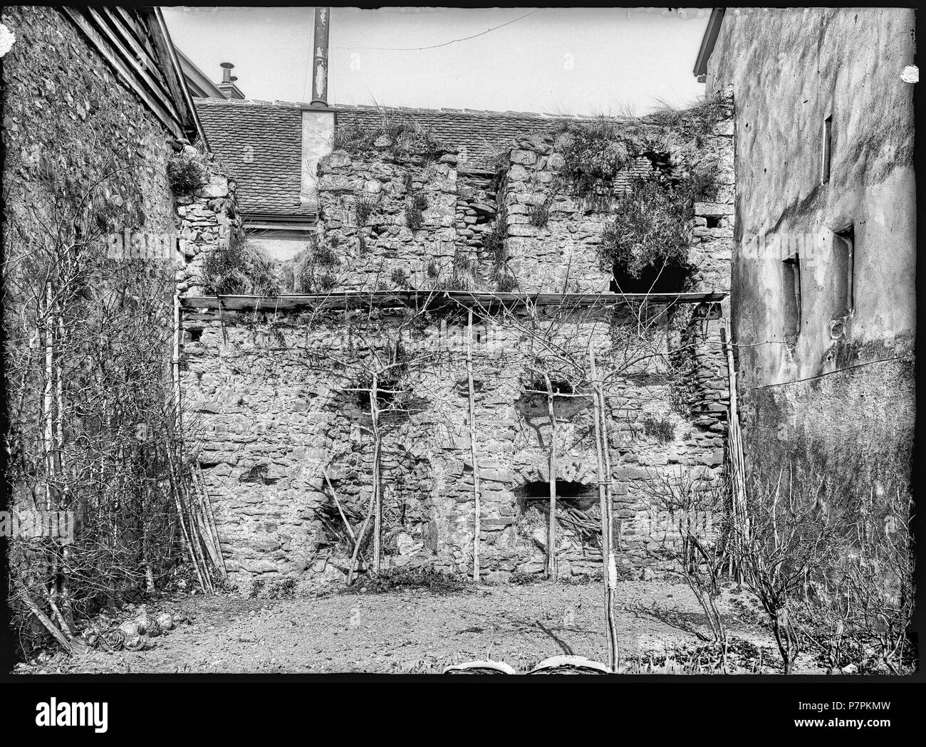 74 CH-NB-La Tour-de-Peilz, Remparts, Vue partielle intérieure - Sammlung Max Van Berchem - EAD-11266 Stockfoto