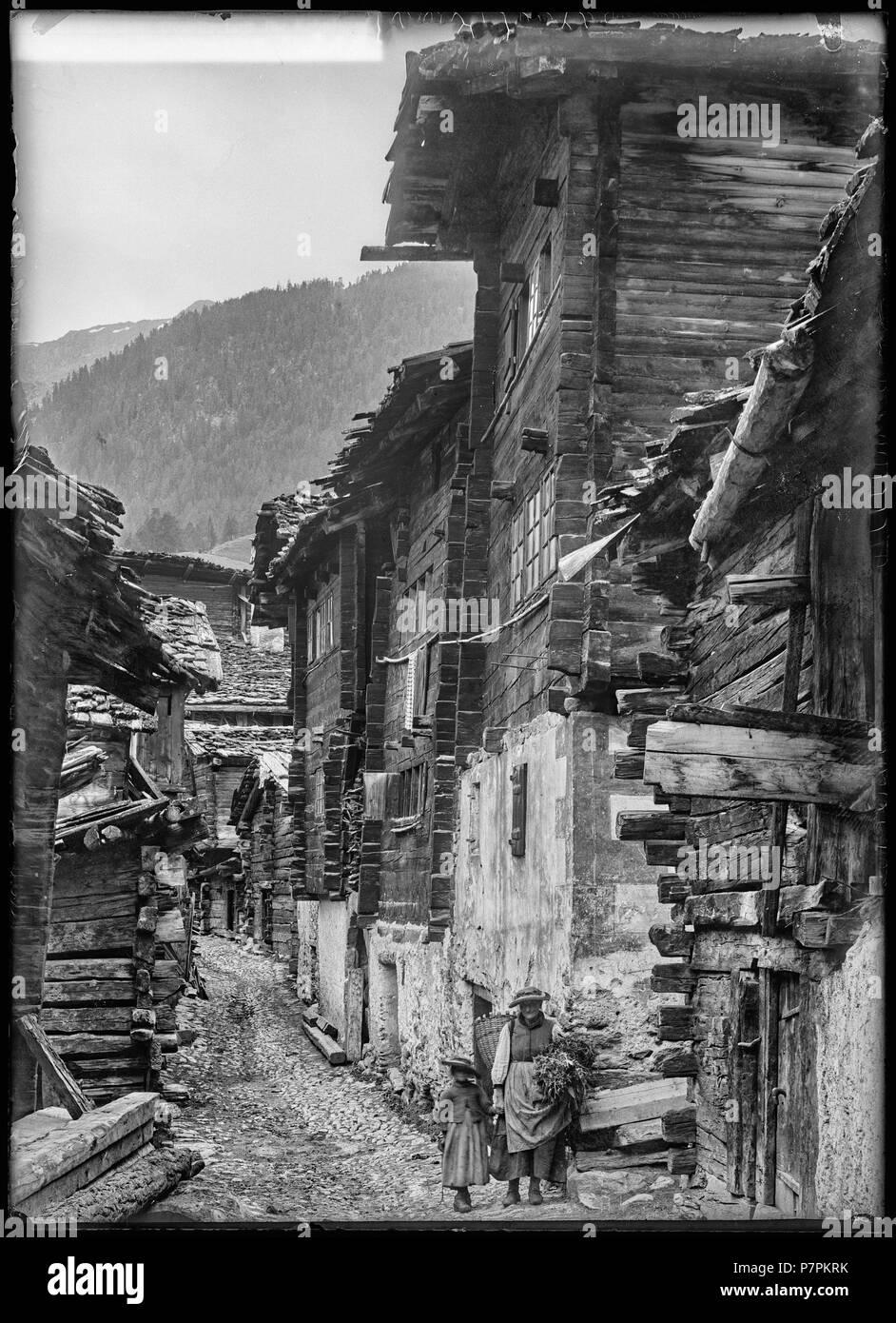 Grimentz, Vue partielle; Vue partielle d'une rue du village de Grimentz. 1902 72 CH-NB-Grimentz, Vue partielle - Sammlung Max Van Berchem - EAD -7608 Stockfoto